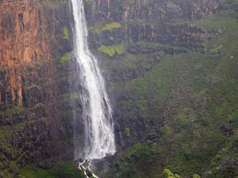 Waimea Canyon Waipo'o Falls