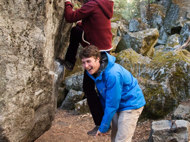 Lolo Bouldering with Tommy as Aid