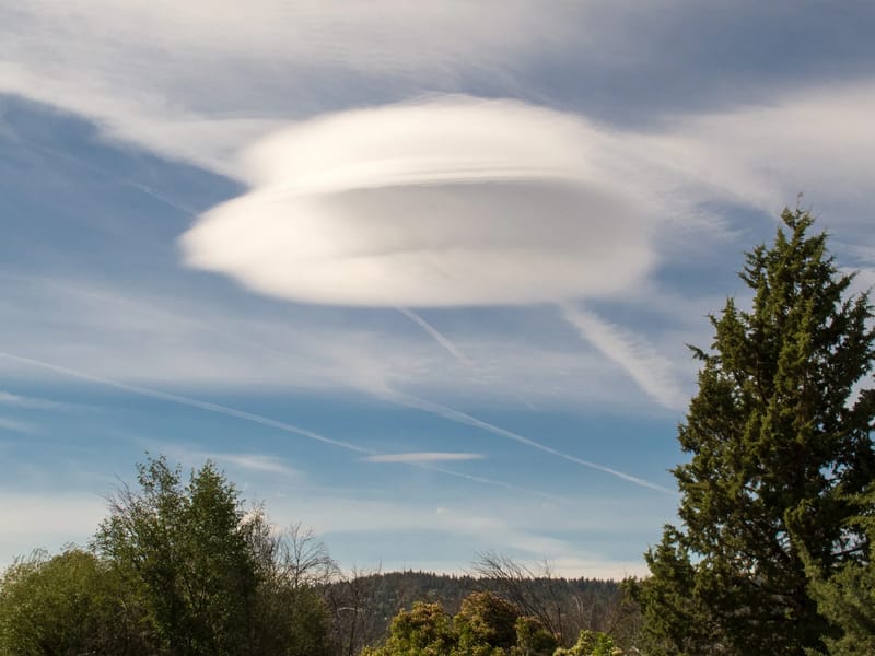 Lenticular Cloud over Bend