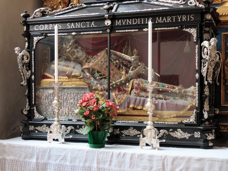 St. Peterskirche - Jeweled skeleton of a female martyr