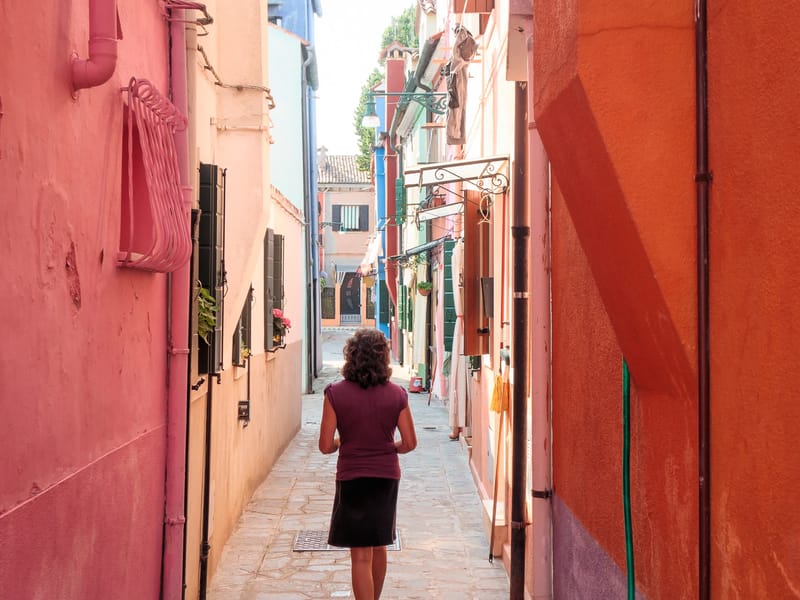 Strolling the alleys of Burano
