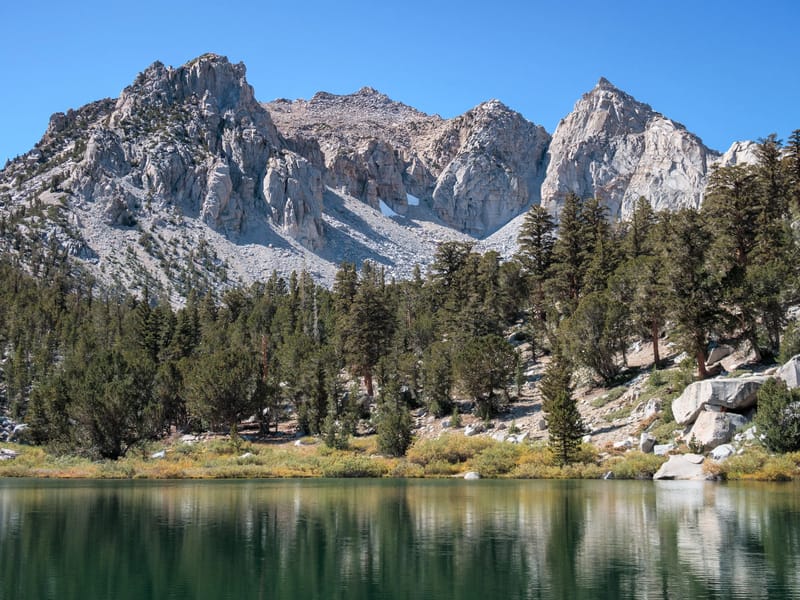 One of the lovely alpine lakes along the hike to Kearsarge Pass