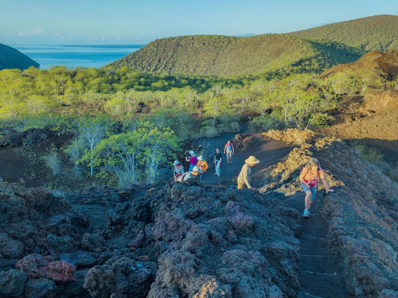 Hike up to Darwin Lake